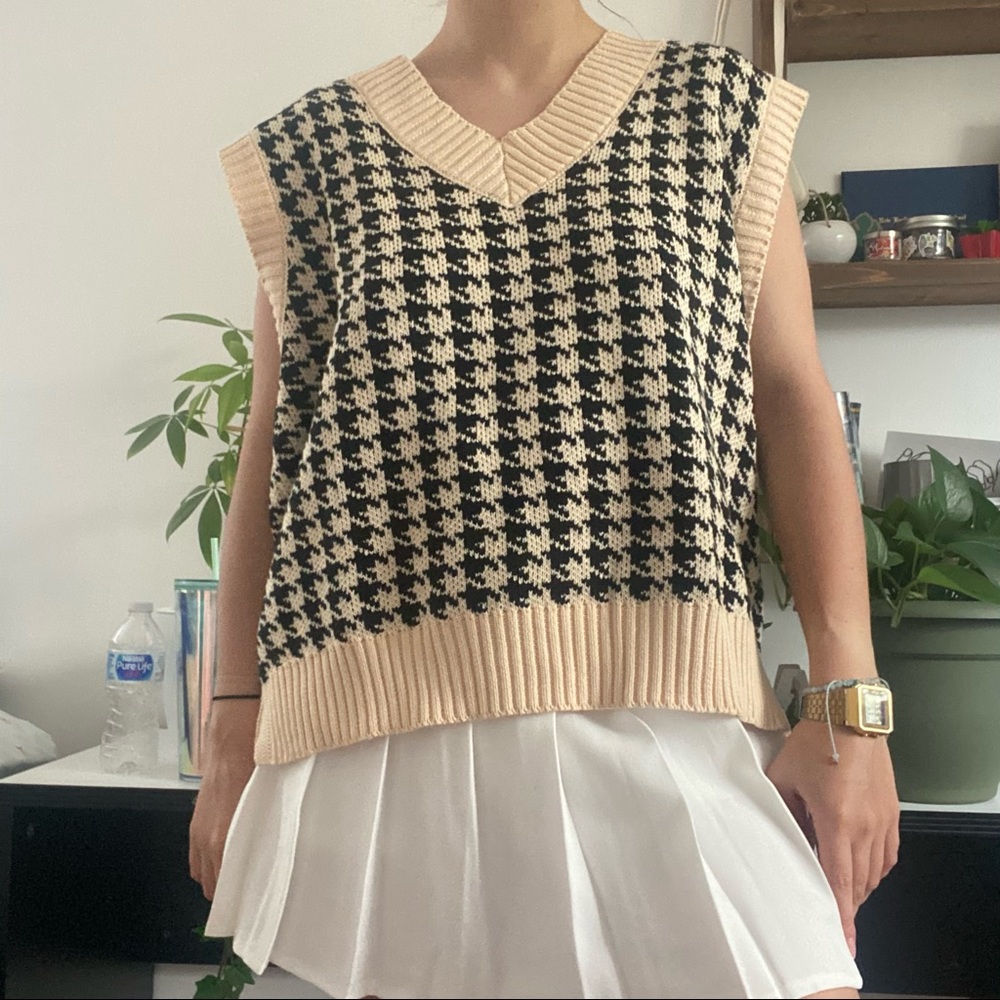 Houndstooth Sweater Vest